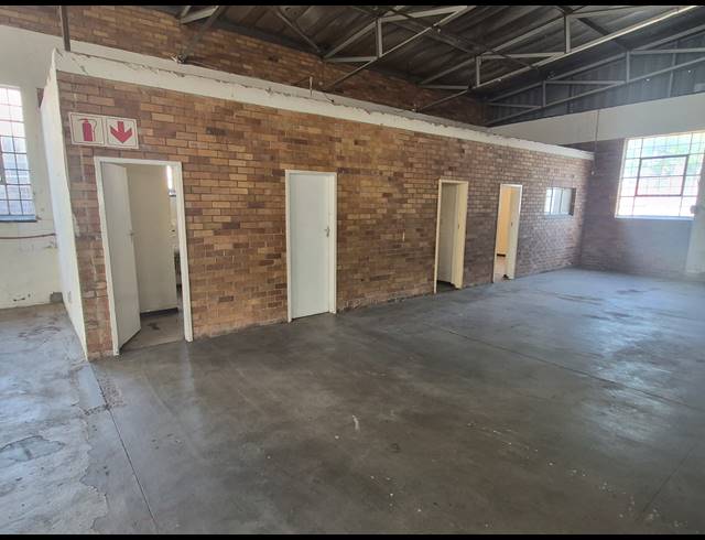 1,279M² WAREHOUSE TO LET IN BENROSE